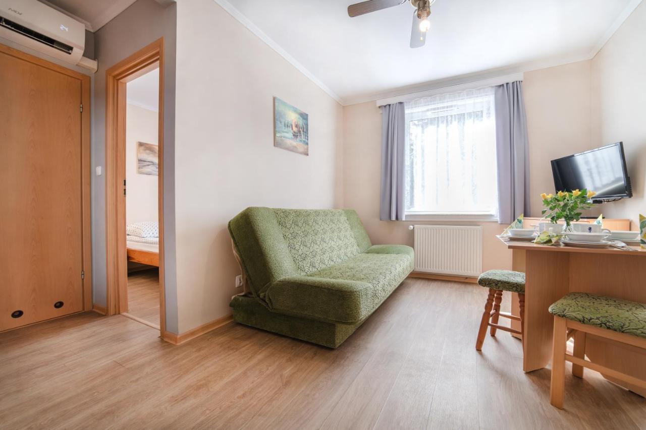 Pokoje Goscinne Konik Morski Dębki Buitenkant foto