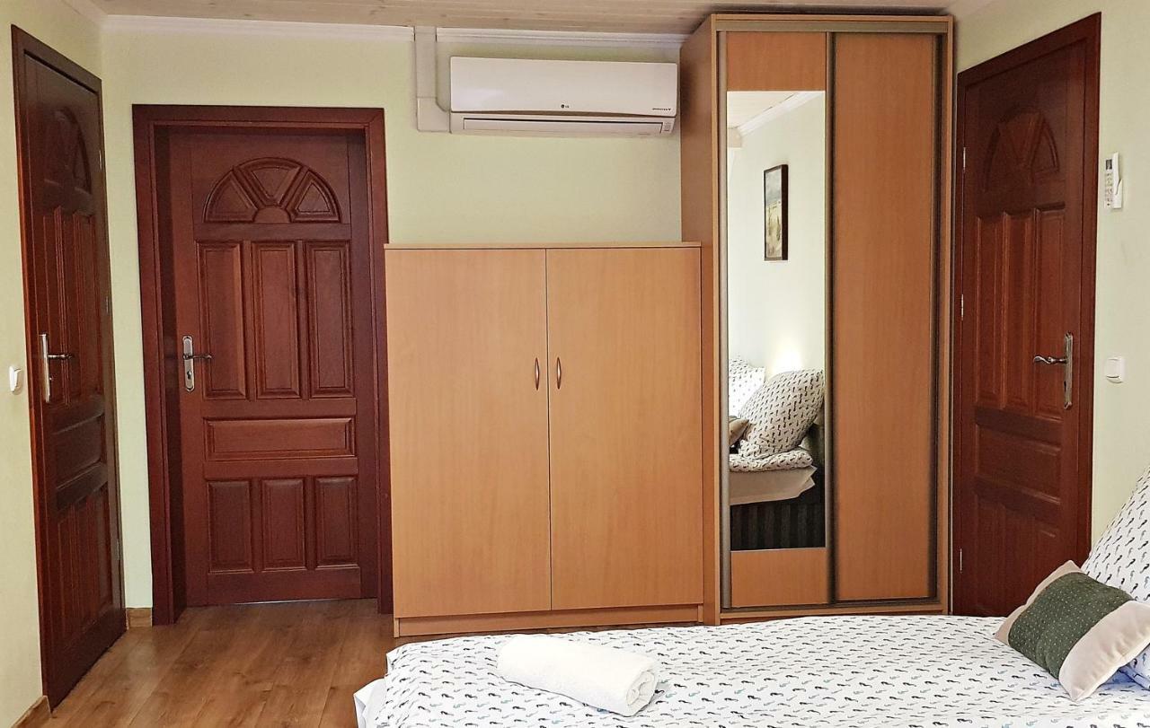 Pokoje Goscinne Konik Morski Dębki Buitenkant foto